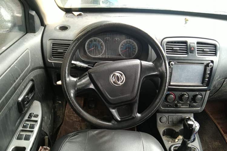 Used Dongfeng Fengon 330 2014 1.5L Manual Utility Version DK15 Steering Wheel