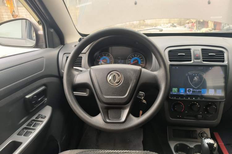 Used Dongfeng Fengon 330 2014 1.5L Manual Utility Version DK15 Steering Wheel