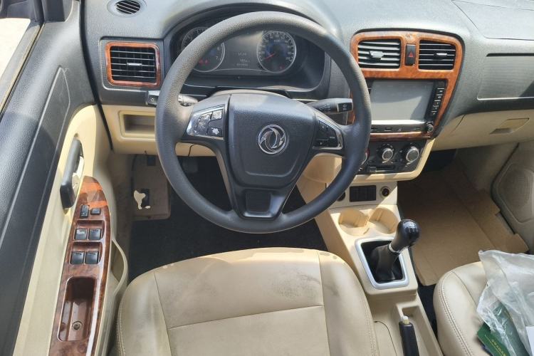 Used Dongfeng Fengon 330 2014 1.5L Manual Comfort Version DK15-02 Steering Wheel