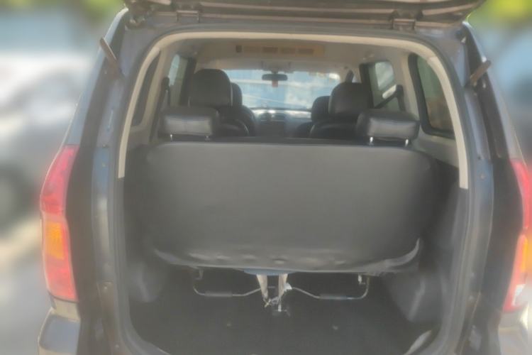 Used Dongfeng Fengon 330 2014 1.5L Manual Standard Edition DK15-02 Trunk