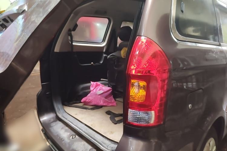 Used Dongfeng Fengon 330 2014 1.5L Manual Utility Version DK15 Trunk