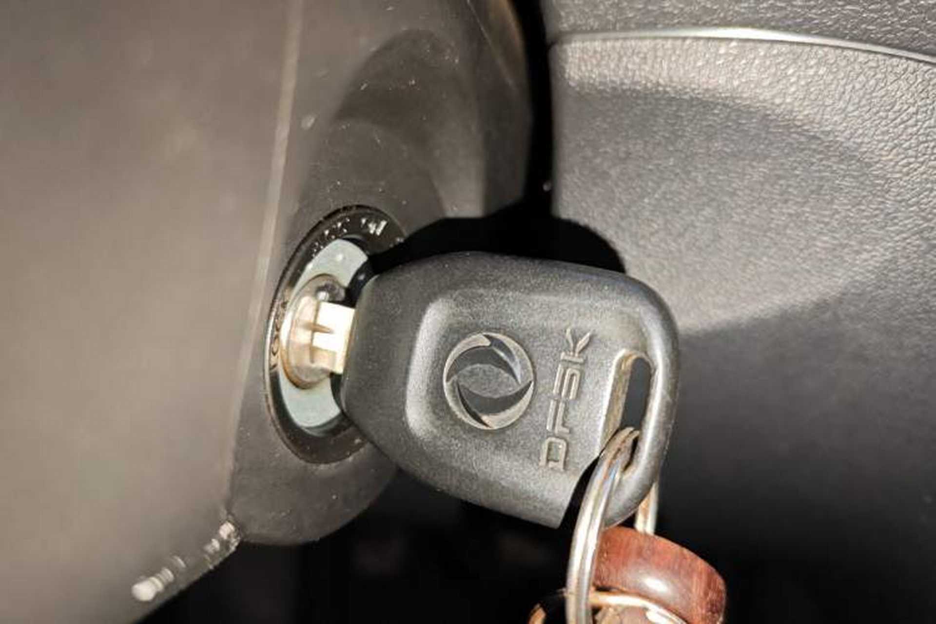Used Dongfeng Fengon 330 2014 1.5L Manual Utility Version DK15 Vehicle Key
