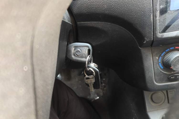 Used Dongfeng Fengon 330 2014 1.3L Manual Utility Version DK13-07 Vehicle Key