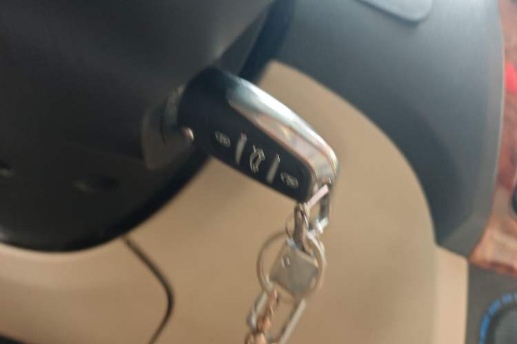 Used Dongfeng Fengon 330 2014 1.5L Manual Utility Version DK15 Vehicle Key