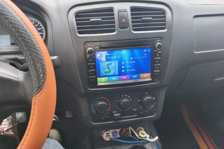 Used Dongfeng Fengon 330 2014 1.3L Manual Utility Version DK13-07 Audio And AC Panel