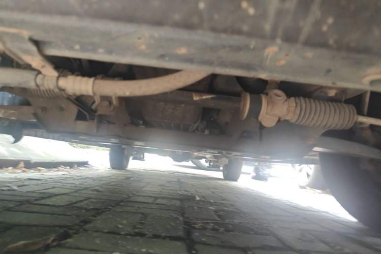 Used Dongfeng Fengon 330 2014 1.5L Manual Utility Version DK15 Chassis Front