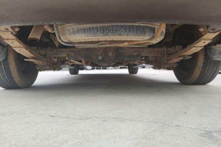 Used Dongfeng Fengon 330 2014 1.5L Manual Utility Version DK15 Chassis Rear