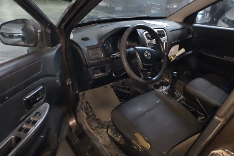Used Dongfeng Fengon 330 2014 1.5L Manual Utility Version DK15 Driver Seat