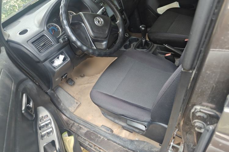 Used Dongfeng Fengon 330 2014 1.5L Manual Utility Version DK15 Driver Seat