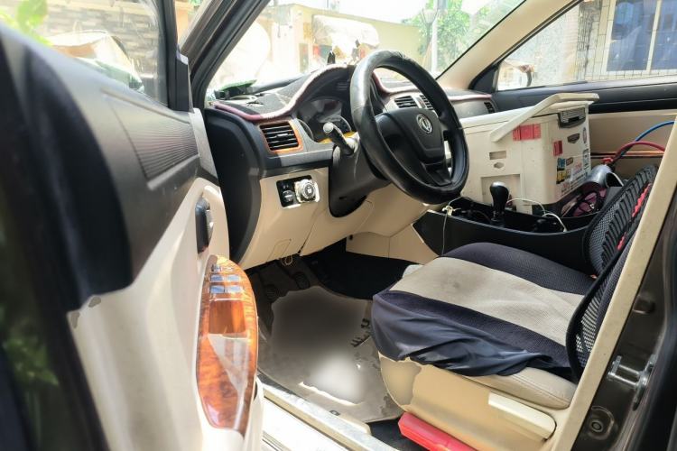 Used Dongfeng Fengon 330 2014 1.5L Manual Utility Version DK15 Driver Seat