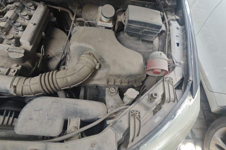 Used Dongfeng Fengon 330 2014 1.5L Manual Utility Version DK15 Engine Bay Left