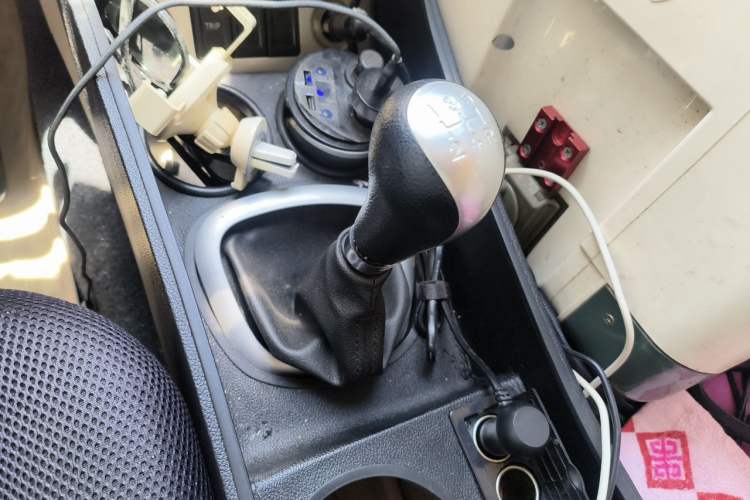 Used Dongfeng Fengon 330 2014 1.5L Manual Utility Version DK15 Gear Lever