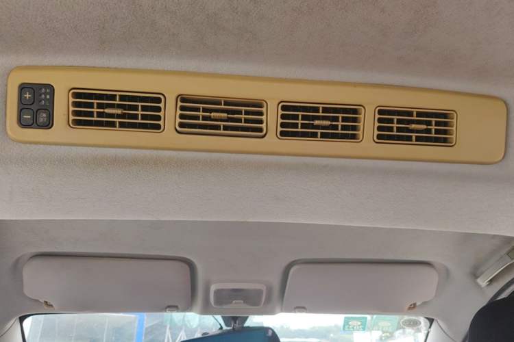 Used Dongfeng Fengon 330 2014 1.5L Manual Utility Version DK15 Headliner