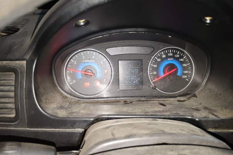 Used Dongfeng Fengon 330 2014 1.5L Manual Utility Version DK15 Instrument Cluster