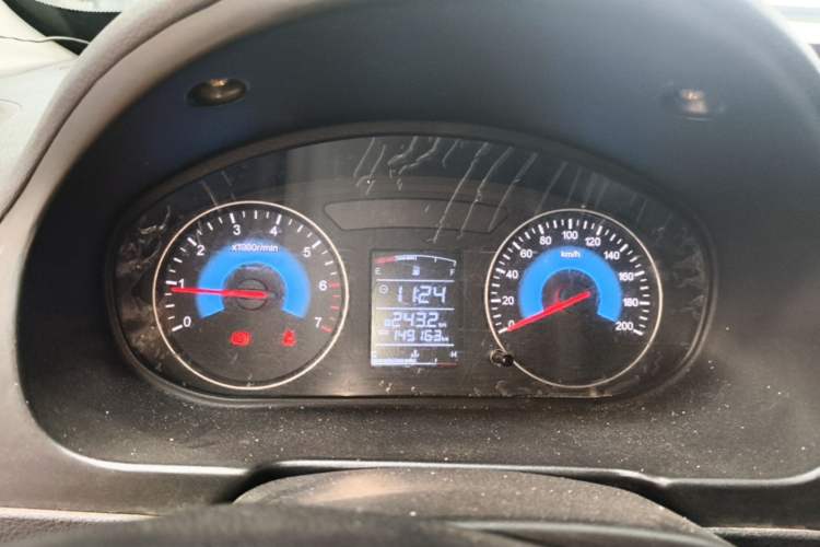 Used Dongfeng Fengon 330 2014 1.5L Manual Utility Version DK15 Instrument Cluster