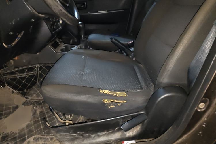 Used Dongfeng Fengon 330 2014 1.5L Manual Utility Version DK15 Left Front Seat