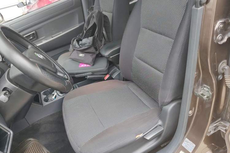 Used Dongfeng Fengon 330 2014 1.5L Manual Utility Version DK15 Left Front Seat