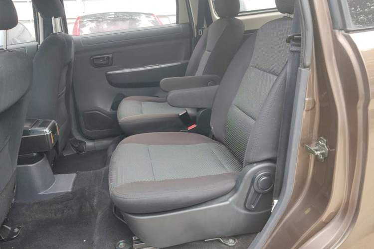 Used Dongfeng Fengon 330 2014 1.5L Manual Utility Version DK15 Left Rear Seat