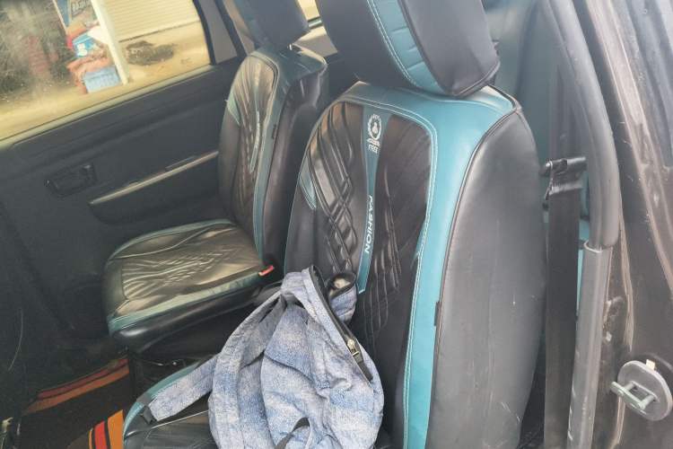 Used Dongfeng Fengon 330 2014 1.3L Manual Utility Version DK13-07 Left Rear Seat