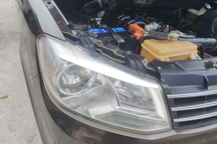 Used Dongfeng Fengon 330 2014 1.5L Manual Utility Version DK15 Right Front Headlight