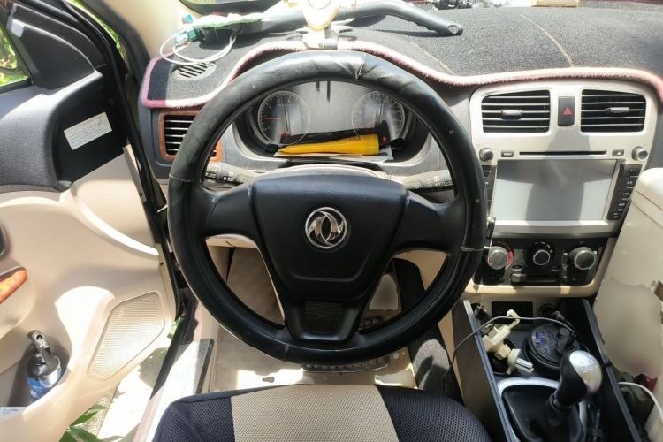 Used Dongfeng Fengon 330 2014 1.5L Manual Utility Version DK15 Steering Wheel