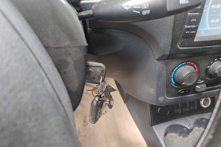 Used Dongfeng Fengon 330 2014 1.5L Manual Utility Version DK15 Vehicle Key