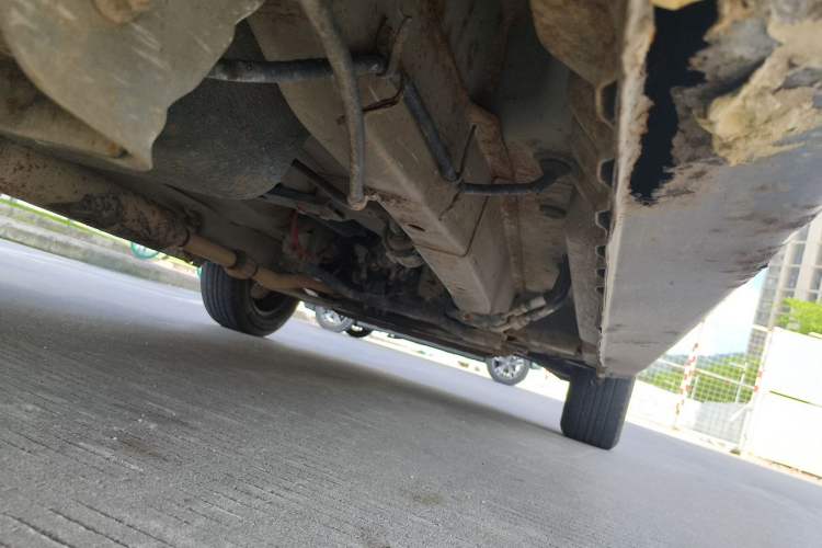 Used Dongfeng Fengon 330 2014 1.5L Manual Comfort Version DK15-02 Chassis Rear Right