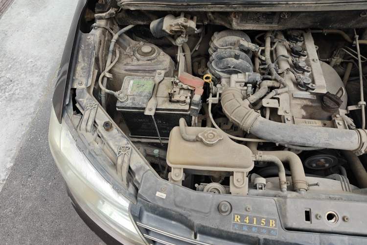 Used Dongfeng Fengon 330 2014 1.5L Manual Comfort Version DK15-02 Engine Bay Right
