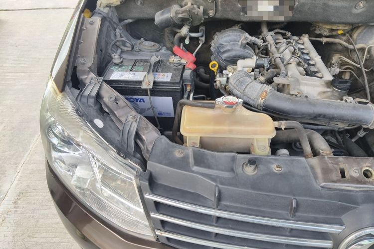 Used Dongfeng Fengon 330 2014 1.5L Manual Comfort Version DK15-02 Engine Bay Right