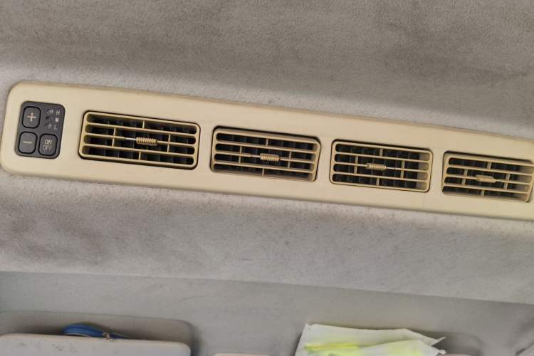 Used Dongfeng Fengon 330 2014 1.5L Manual Comfort Version DK15-02 Headliner