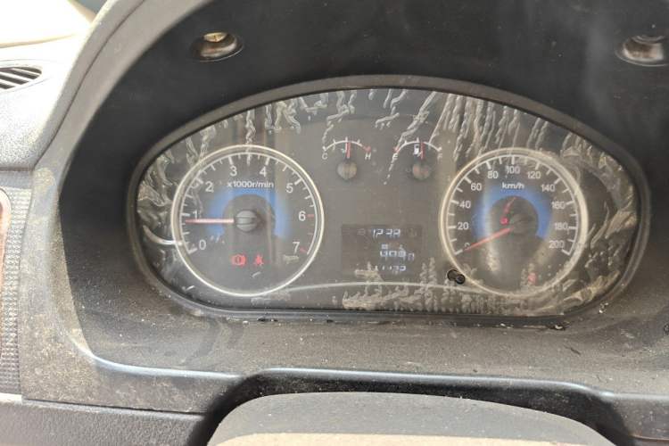 Used Dongfeng Fengon 330 2014 1.5L Manual Comfort Version DK15-02 Instrument Cluster