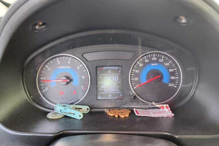 Used Dongfeng Fengon 330 2014 1.5L Manual Comfort Version DK15-02 Instrument Cluster