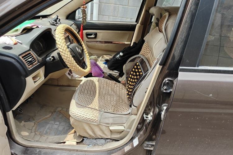 Used Dongfeng Fengon 330 2014 1.5L Manual Comfort Version DK15-02 Left Front Seat