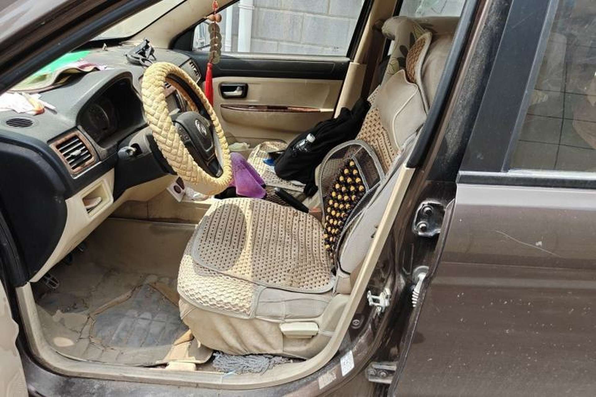 Used Dongfeng Fengon 330 2014 1.5L Manual Comfort Version DK15-02 Left Front Seat