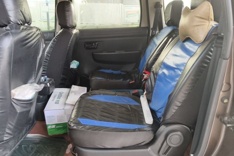 Used Dongfeng Fengon 330 2014 1.5L Manual Comfort Version DK15-02 Left Rear Seat