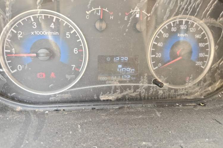 Used Dongfeng Fengon 330 2014 1.5L Manual Comfort Version DK15-02 Odometer Close Up