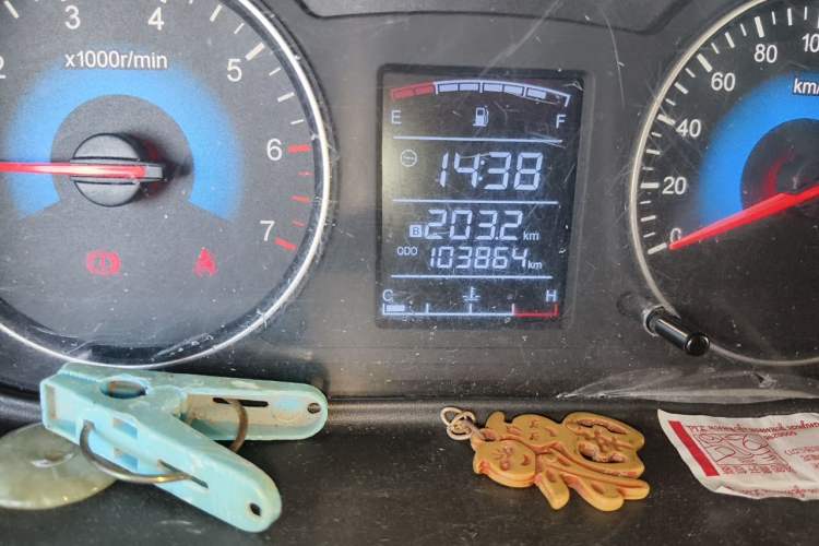 Used Dongfeng Fengon 330 2014 1.5L Manual Comfort Version DK15-02 Odometer Close Up