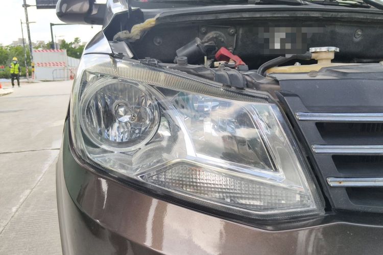Used Dongfeng Fengon 330 2014 1.5L Manual Comfort Version DK15-02 Right Front Headlight