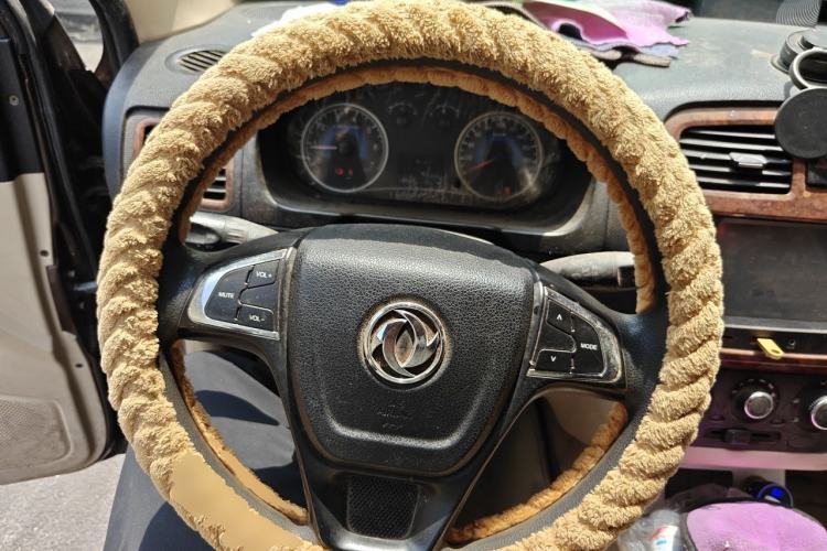Used Dongfeng Fengon 330 2014 1.5L Manual Comfort Version DK15-02 Steering Wheel