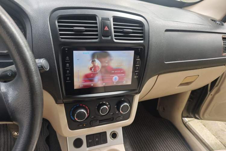 Used Dongfeng Fengon 330 2014 1.3L Manual Utility Version DK13-07 Audio And AC Panel