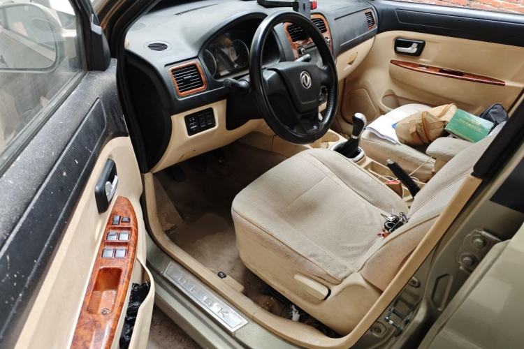 Used Dongfeng Fengon 330 2014 1.5L Manual Utility Version DK15 Driver Seat