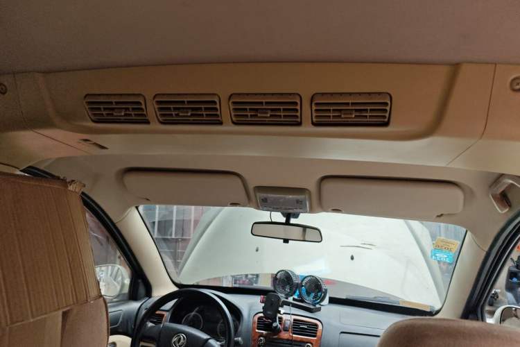 Used Dongfeng Fengon 330 2014 1.5L Manual Utility Version DK15 Headliner
