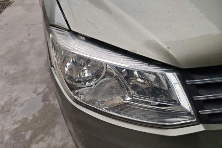 Used Dongfeng Fengon 330 2014 1.5L Manual Utility Version DK15 Right Front Headlight
