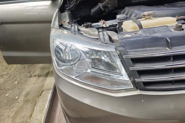 Used Dongfeng Fengon 330 2014 1.3L Manual Utility Version DK13-07 Right Front Headlight
