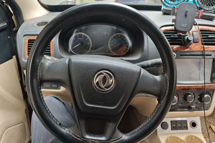Used Dongfeng Fengon 330 2014 1.5L Manual Utility Version DK15 Steering Wheel