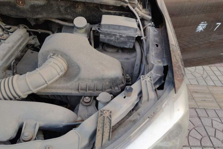 Used Dongfeng Fengon 330 2014 1.5L Manual Utility Version DK15 Engine Bay Left