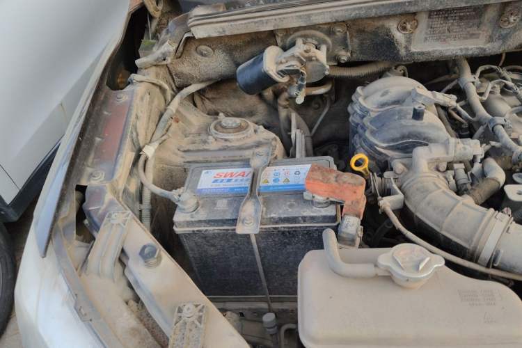 Used Dongfeng Fengon 330 2014 1.5L Manual Utility Version DK15 Engine Bay Right