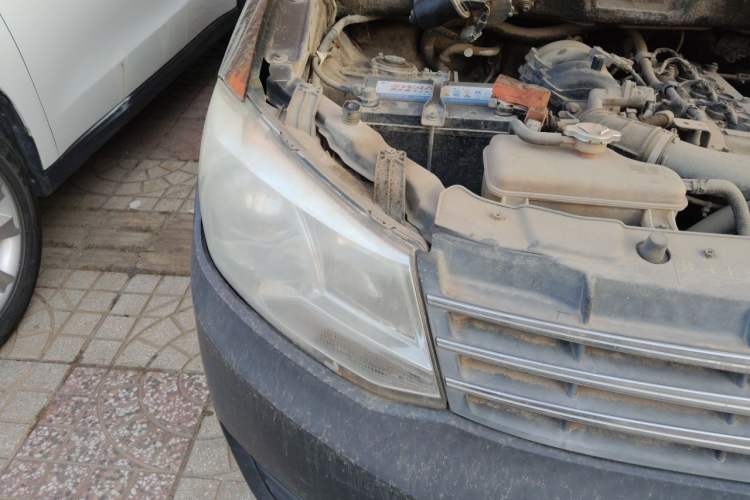 Used Dongfeng Fengon 330 2014 1.5L Manual Utility Version DK15 Right Front Headlight