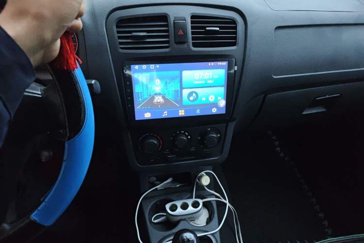 Used Dongfeng Fengon 330 2014 1.5L Manual Utility Version DK15 Audio And AC Panel