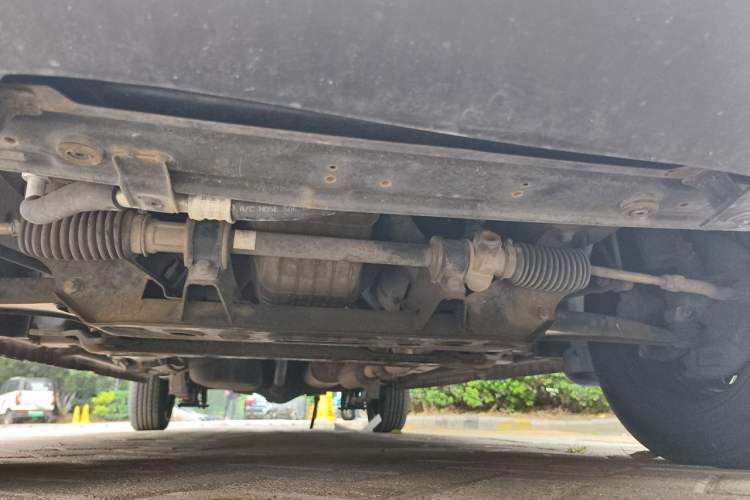 Used Dongfeng Fengon 330 2014 1.5L Manual Utility Version DK15 Chassis Front